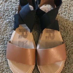 Sorel sandals- new